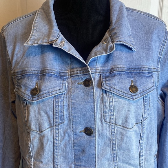 Woman Within Jean Jacket Light Blue Denim Sz 16W NWOT - Picture 2 of 8